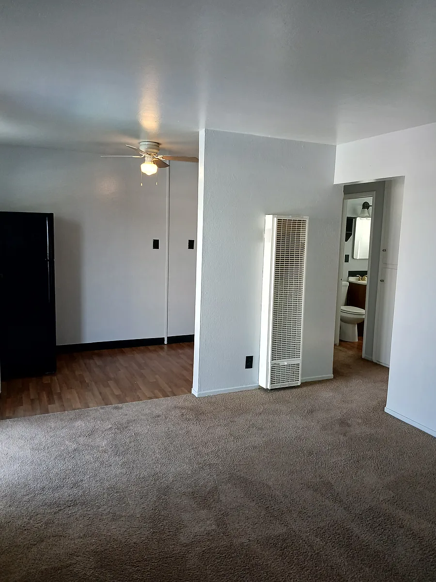 Building Photo - 2506 Grove Way #26