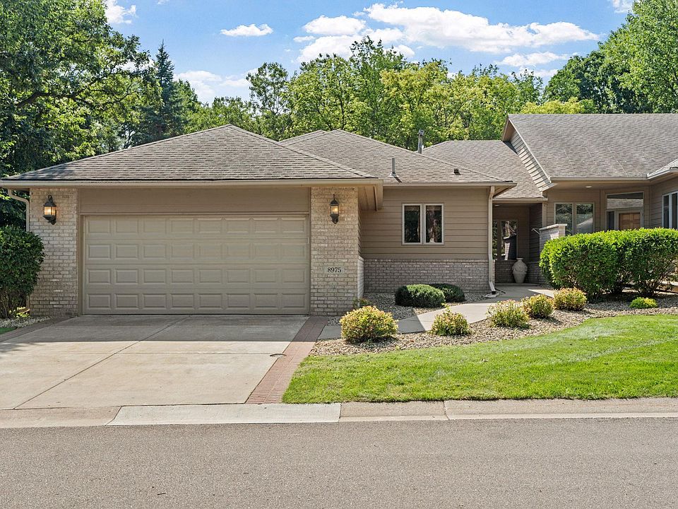 1st image of 8975 Hunters Way