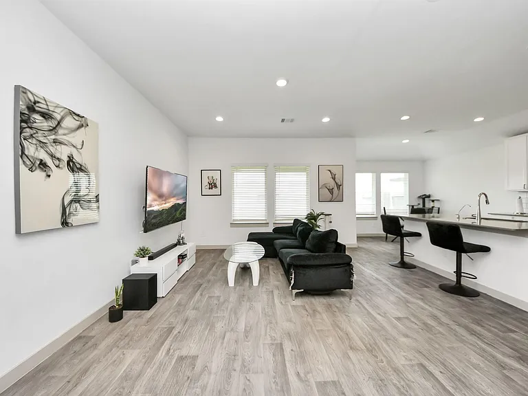7706 Caspian Ranch Dr — Photo 4