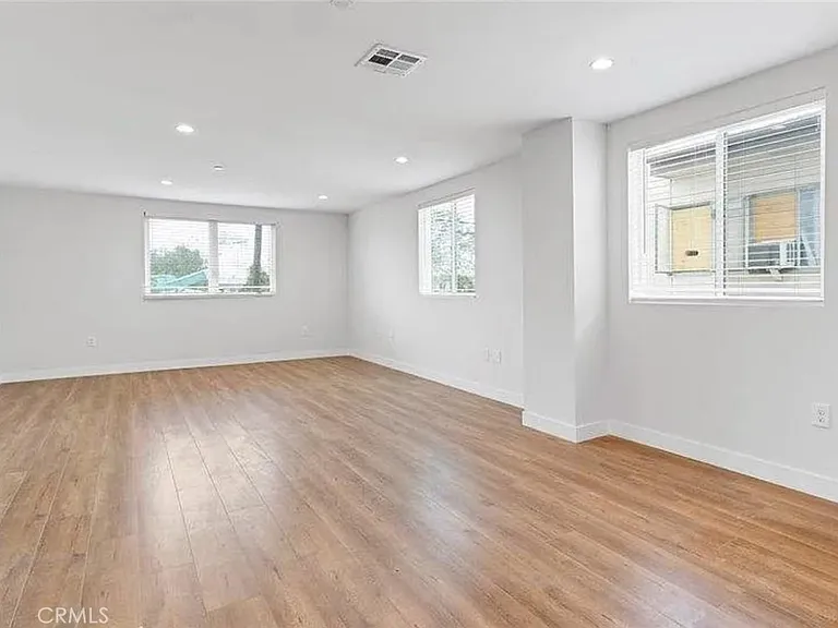 6419 1/2 Lexington Ave — Photo 11