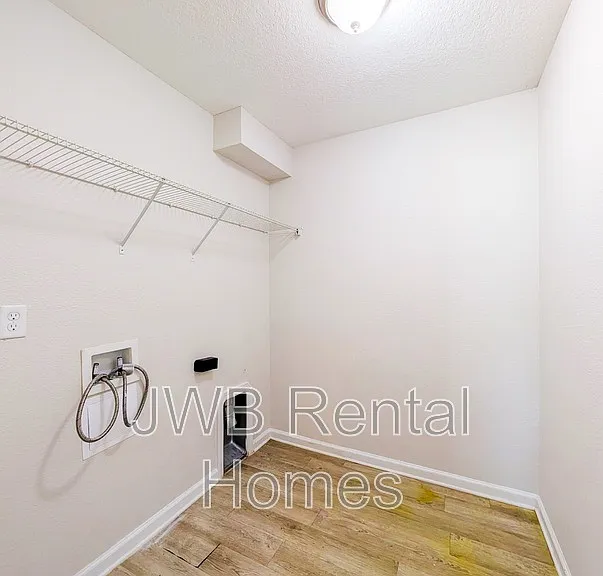2977 Fitzgerald St — Photo 10