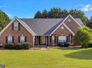 1227 Blue Springs Dr, Loganville, GA 30052