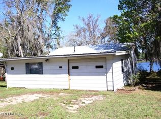 860 Lake Shore Ter, Interlachen, FL 32148