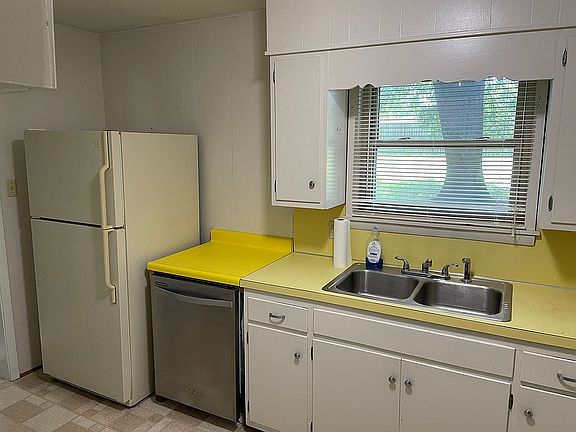 5th image of 807 N Holly St
