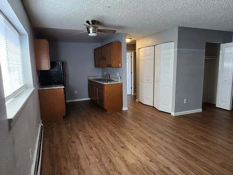 Myers Court — Photo 4