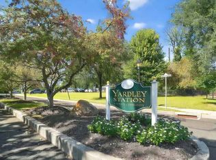 113 Iron Horse Dr, Morrisville, PA 19067