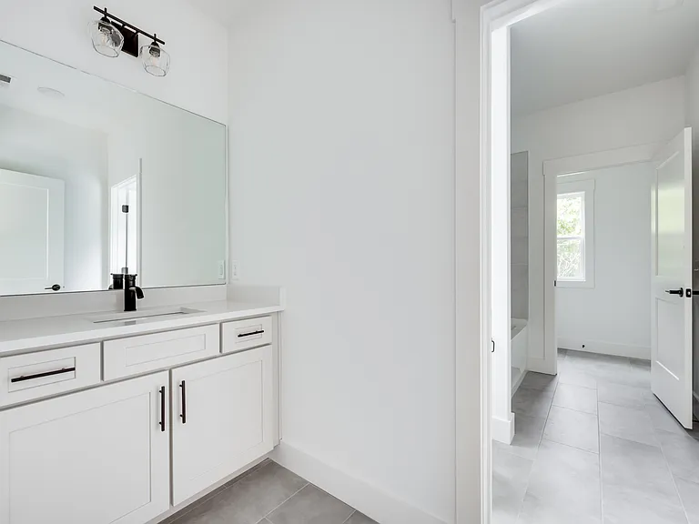 2430 Little Ave — Photo 32