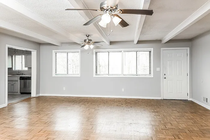 3 bed, 1.5 bath, 1400 sqft, $1,345 — Photo 2