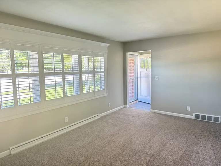 1311 Towanda Ave — Photo 9
