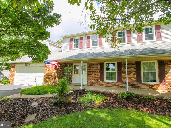 126 Pennswood Dr, Newtown, PA 18940