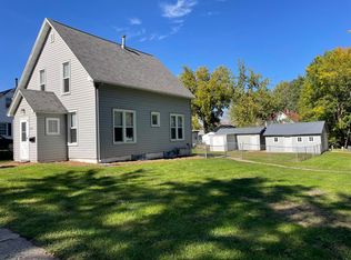 602 20th St, Spirit Lake, IA 51360
