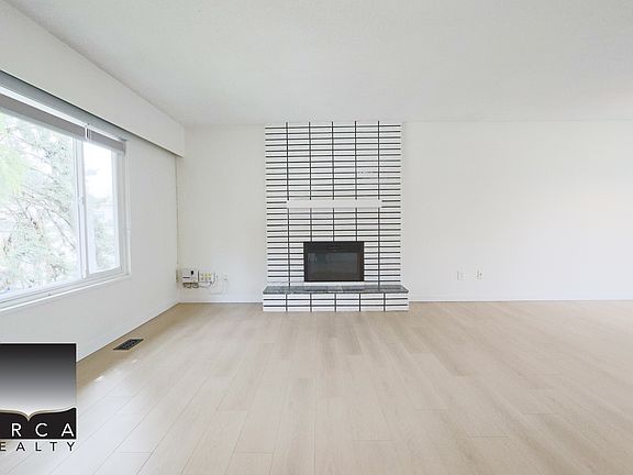 3rd image of 7411 Thormanby Cres