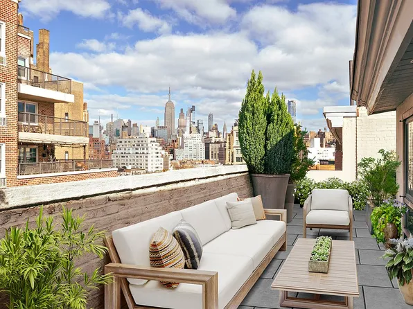 9 Barrow St, New York, NY 10014