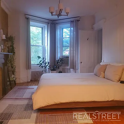 Rented by Real Street Inc | media 3