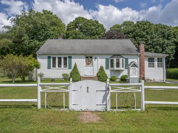 6 Dogwood Lane, Clinton, CT 06413