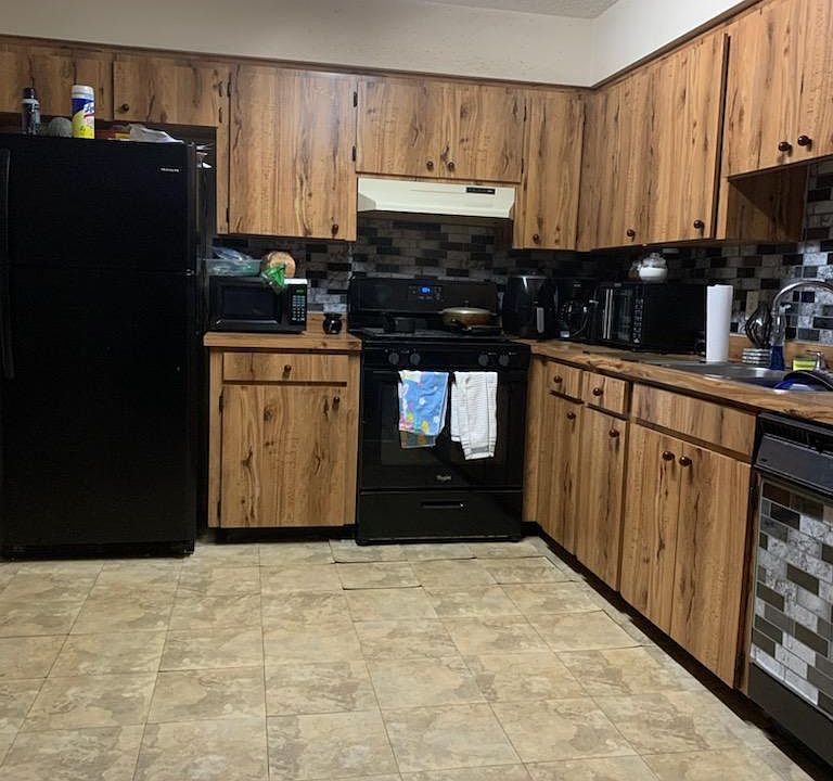2nd image of 424 Forest Park Ln