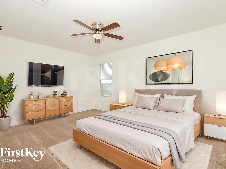 2439 Lake Hls — Photo 9