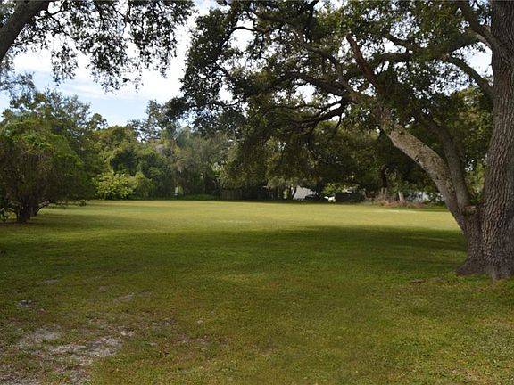 5th image of 2111 Paddock Cir