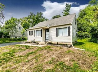 121 Stanton Dr, Syracuse, NY 13214