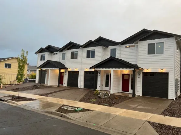 323 Everett Way, Talent, OR 97540