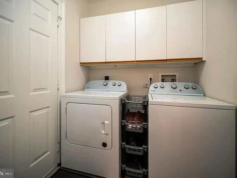 2 English Hills Dr — Photo 38