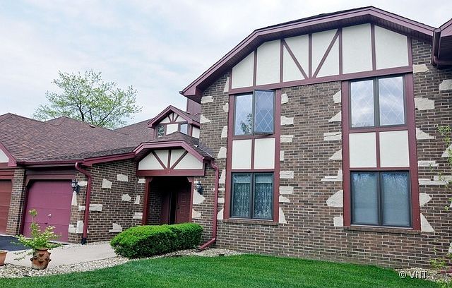 1st image of 215 Lake Dr APT 1A