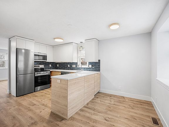 4th image of 28 Margin St #A