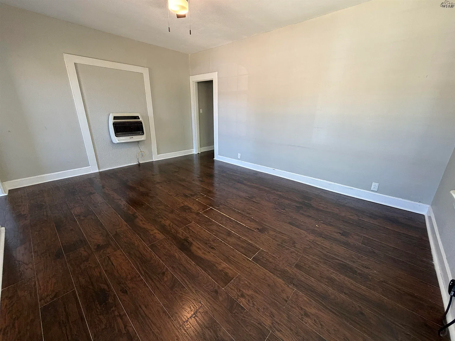 2 bed, 1.0 bath, 936 sqft, $925 — Photo 3