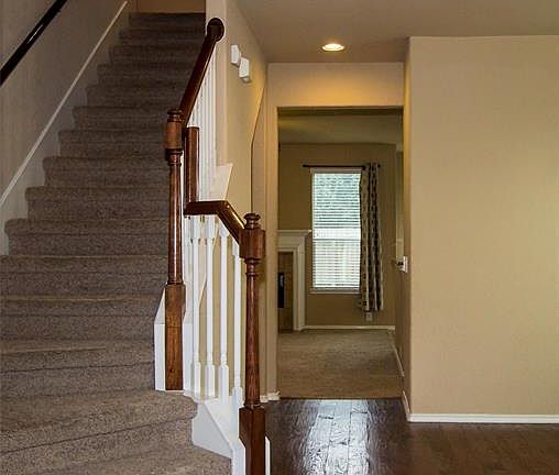 3rd image of 26511 Everett Glen Dr