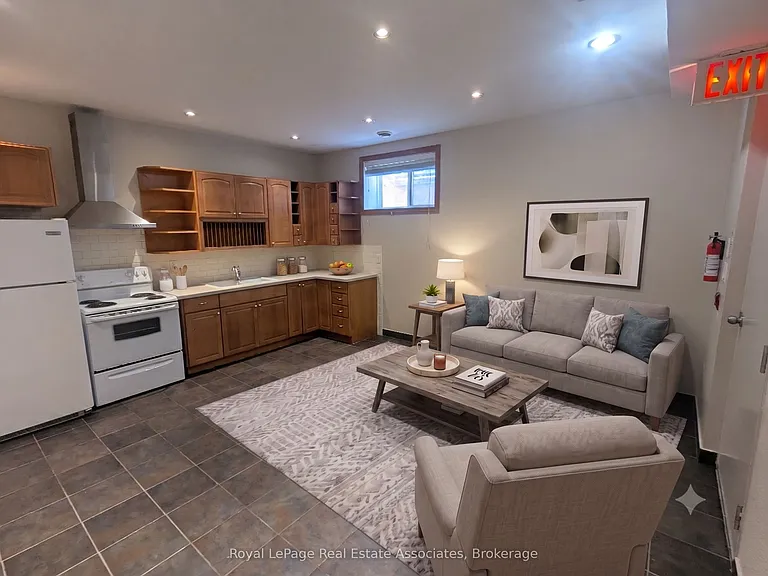48 Mississauga Rd N #4 — Photo 10