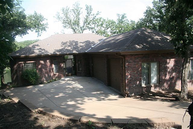 1st image of 8812 Oakdale Ct