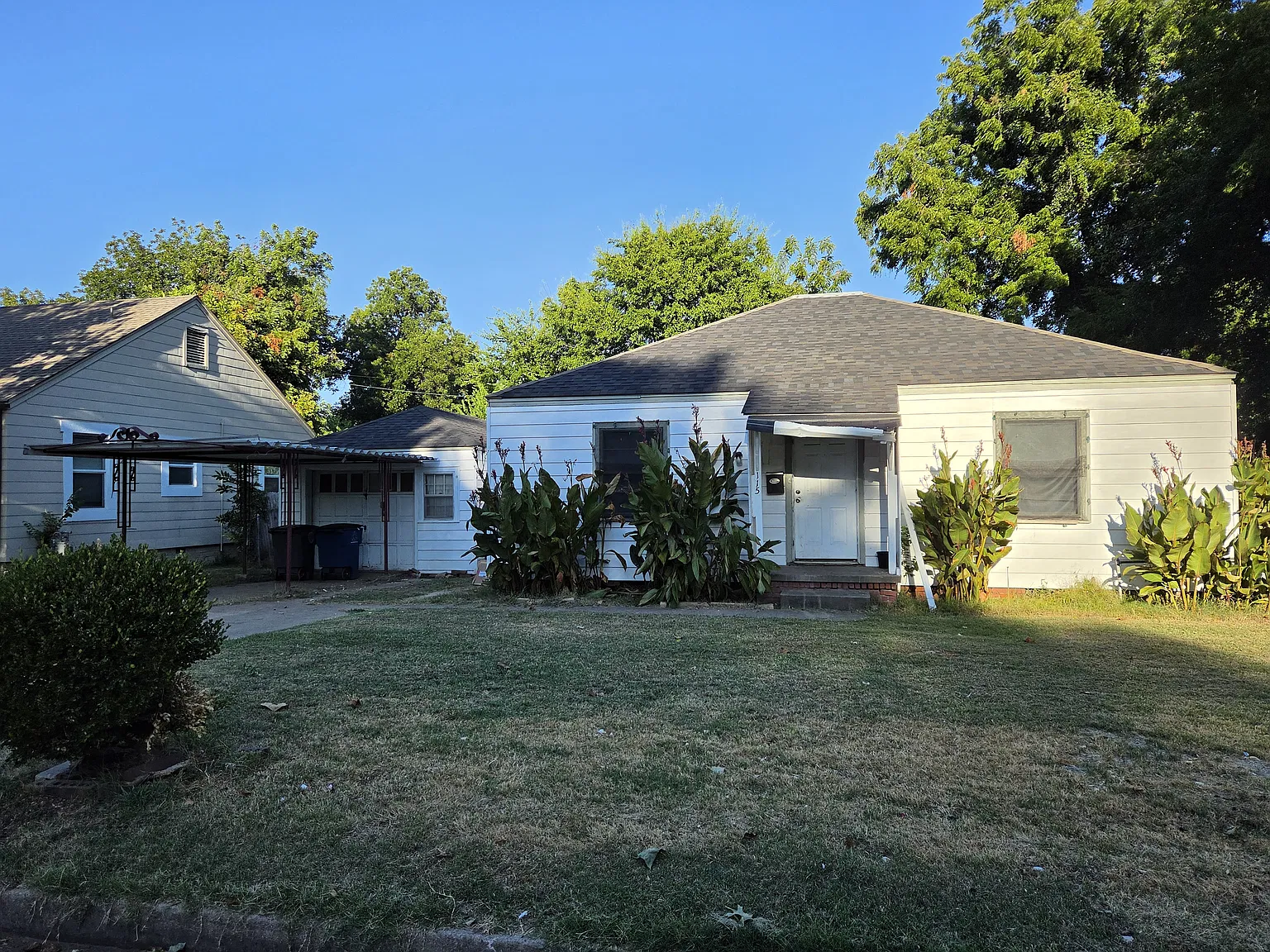 3 bed, 1124 sqft, $1,200 — Photo 1