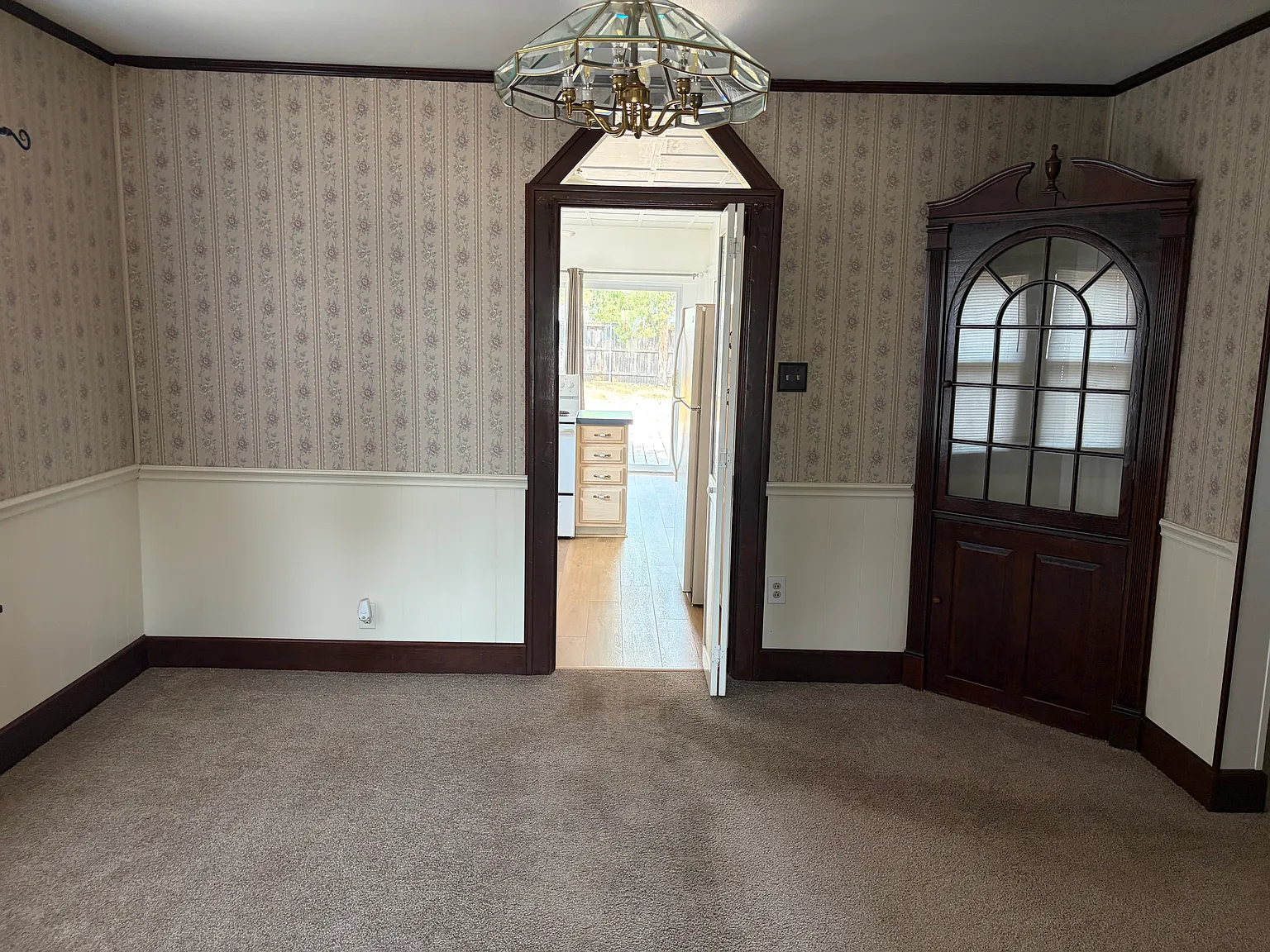3 bed, 1723 sqft, $4,200 — Photo 4