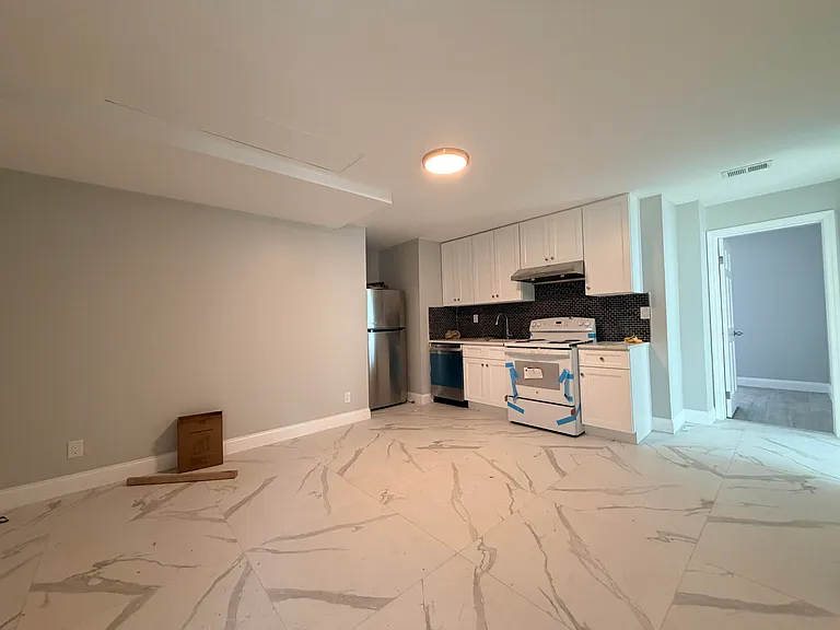 341 Grosvenor Ave #2 — Photo 31