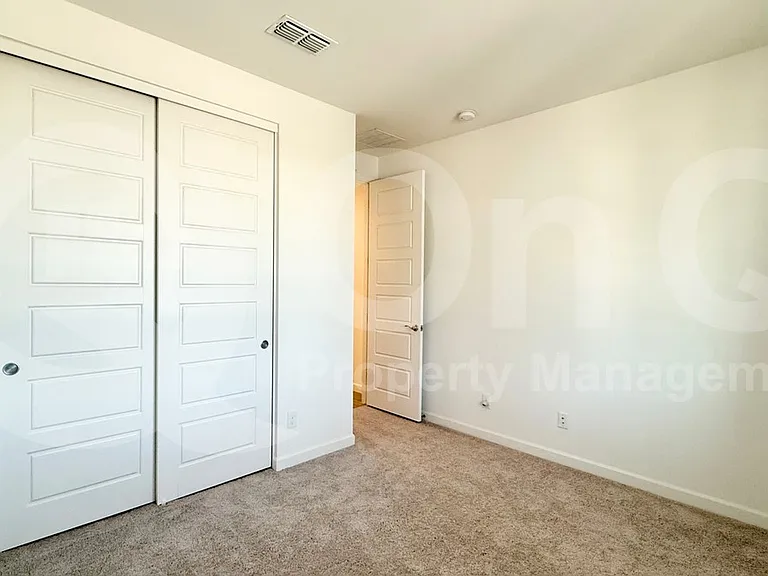 11225 E Ulysses Ave — Photo 13