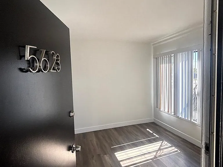 5623-5633 W Venice Blvd — Photo 2