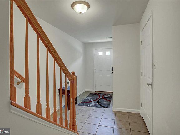 4th image of 433 W Baltimore St APT B
