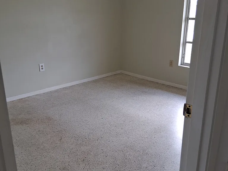 318 Azalea Ave — Photo 8