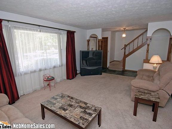 3rd image of 509 Teakwood Dr