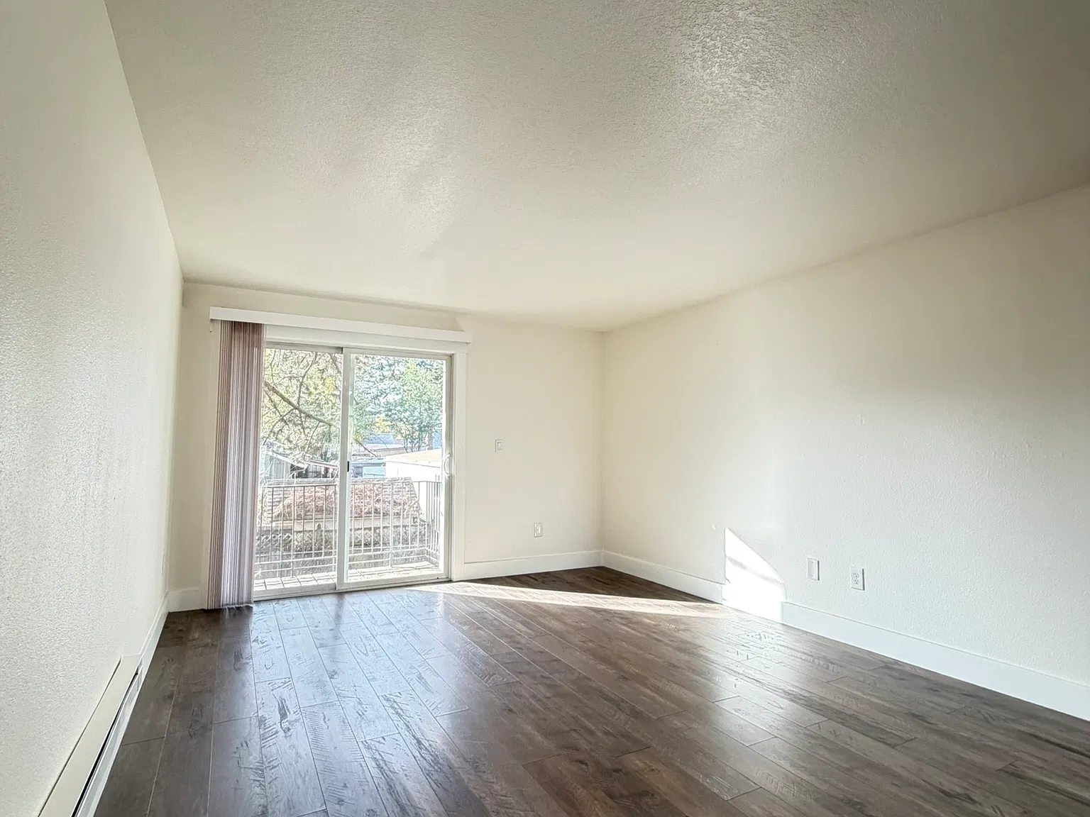 2 bed, 795 sqft, $1,395 — Photo 2