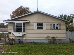 1118 Taylor St, Bay City, MI 48708