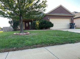 915 SW 80th St, Lawton, OK 73505