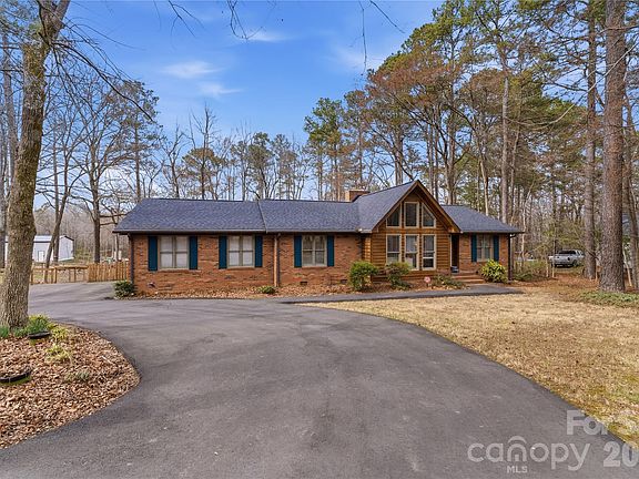 2nd image of 3618 Griffith Rd