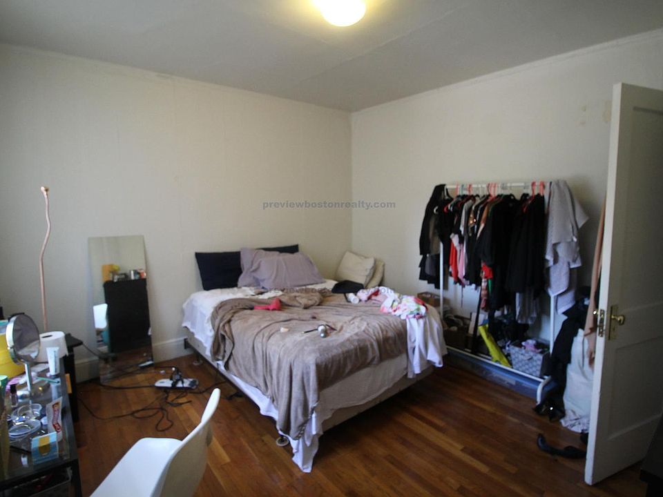 2nd image of 1630 Commonwealth Ave #Jr18