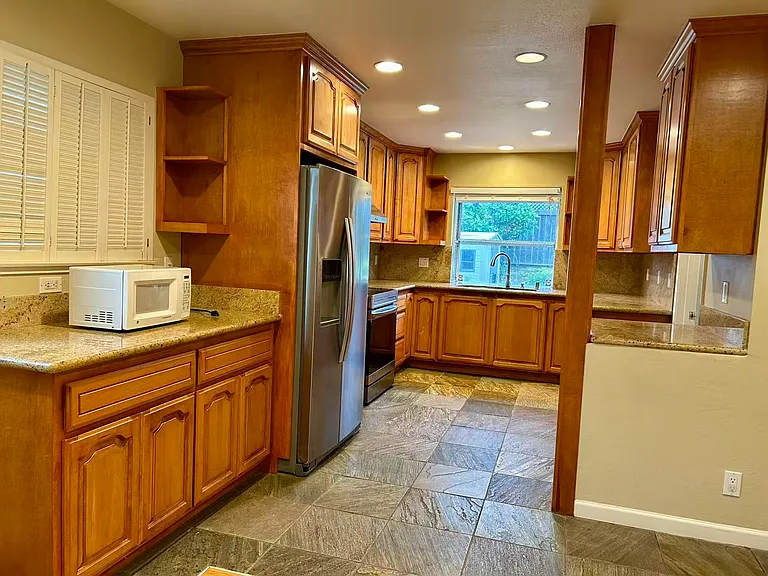 2611 Donegal Ave — Photo 11