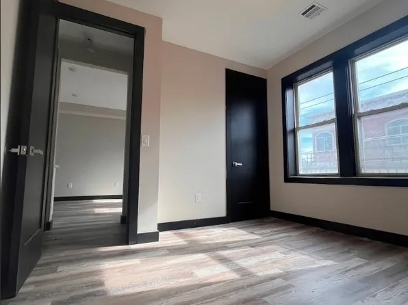 55 Lincoln Street image 3 of 6