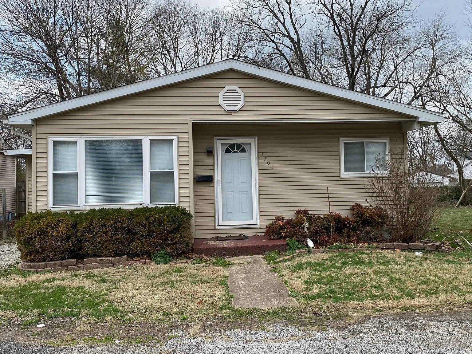 2706 Godfrey St photo 1