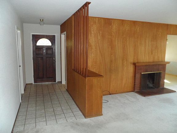 5th image of 730 Salberg Ave