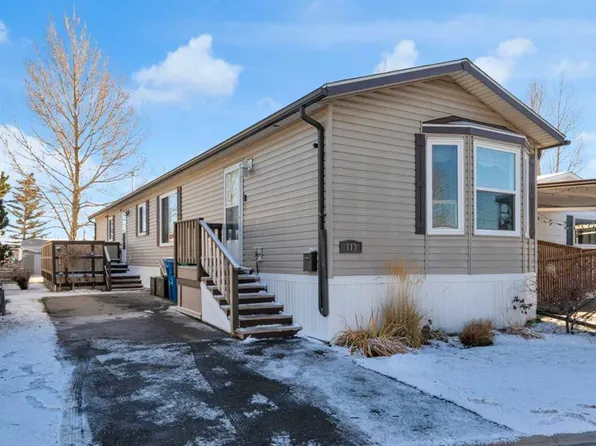 99 Arbour Lake Rd NW #113, Calgary, AB T3G 4E4