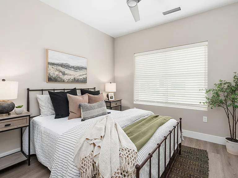The Palms Luxury Condominiums — Photo 47